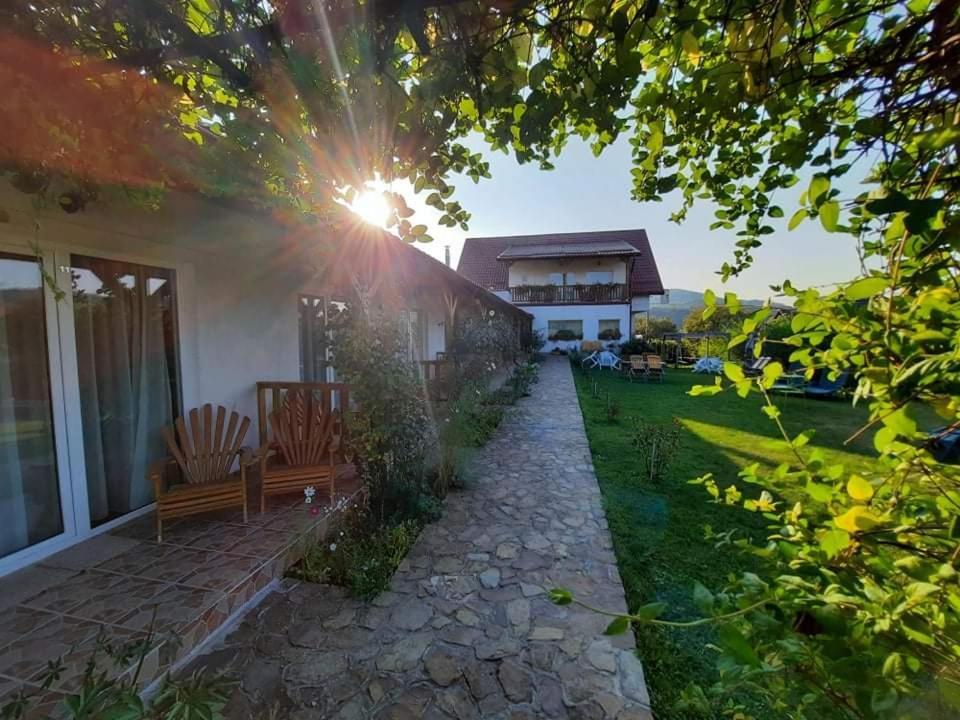 Pensiunea Poezii Alese Valea Draganului Luaran gambar